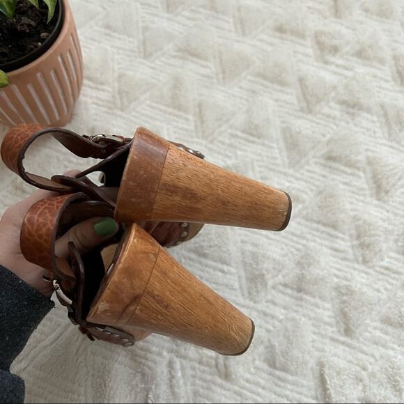 BCBGMaxazria Brown Leather Buckle Strap Wooden Platform Sandals - Picture 8 of 11